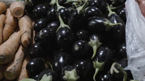 fresh-brinjal-at-vegetable-store-for-sale-at-evening