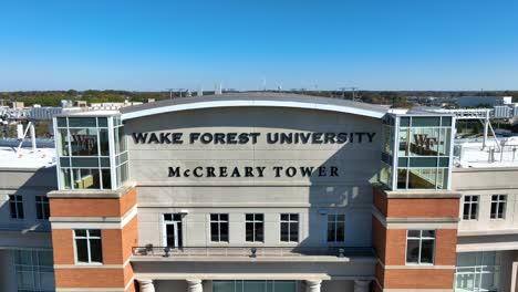 Torre-Mccreary-De-La-Universidad-Wake-Forest