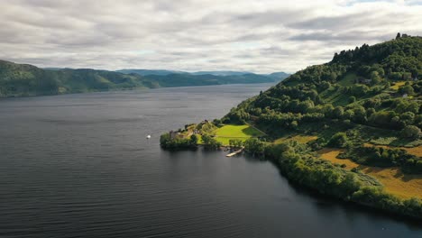 Aerial-Shot-Of-Urquhart-Castle-Ruins-On-Loch-Ness-In-Inverness,-Scottish-Highlands,-Scotland