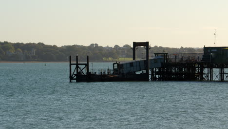 Hythe-ferry-dock-at-the-Solent