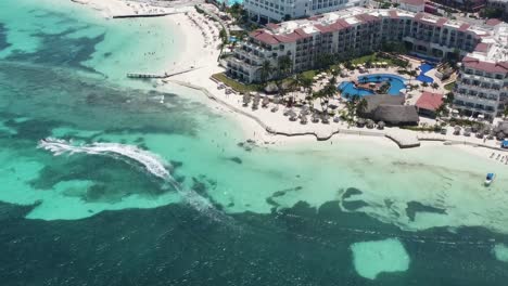 Luftaufnahme-über-Der-Hotelzone-Von-Cancun