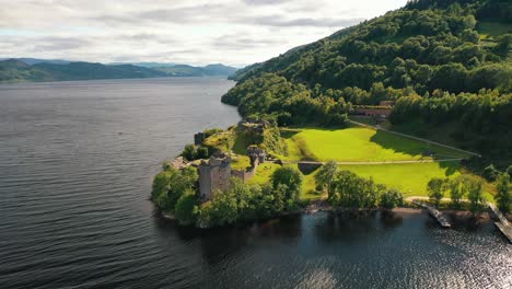Aerial-Views-of-Urquhart-Castle-on-Loch-Ness,-Scottish-Highlands,-Scotland