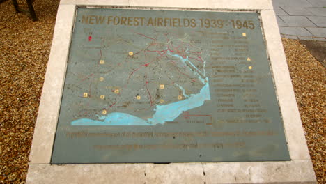Mid-shot-of-the-memorial-plaque-showing-the-map-of-the-airfields-at-the-New-Forest-Airfields-Memorial-in-the-New-Forest