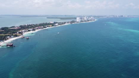 Aerial-of-Cancun-hotel-zone