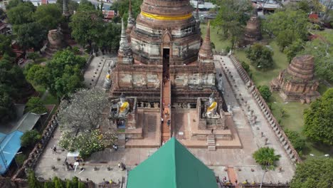 Uno-De-Los-Templos-De-La-Antigua-Ciudad-De-Ayutthaya-En-Tailandia