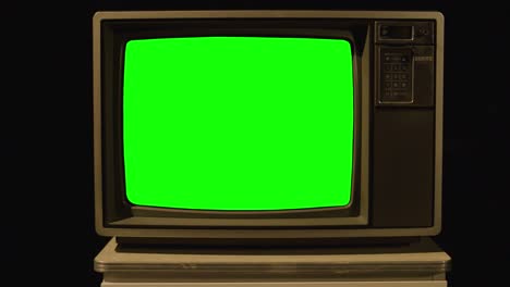 Televisión-Antigua-Con-Una-Pantalla-Verde-Recortada.