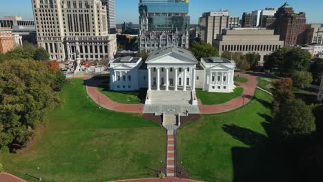 Virginia-State-Capitol-Gebäude-In-Der-Innenstadt-Von-Richmond,-VA