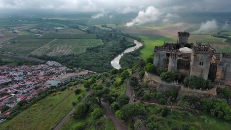 Drone-shot-of-castle-and-town-of-Almodovar-del-Rio,-province-of-Cordoba