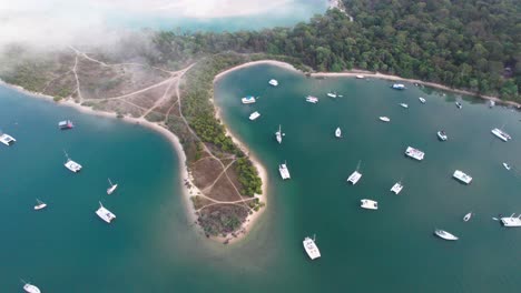 Scenic-Aerial-View-Of-Luxury-Boat-Rentals-In-Noosa-Heads,-Queensland,-Australia