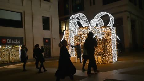 Weihnachtsgeschenk-Am-Paternoster-Square,-London,-Vereinigtes-Königreich