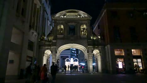 Entrance-Gate-towards-Paternoster-Square,-London,-United-Kingdom