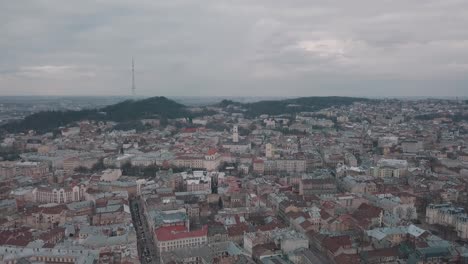 Ciudad-Aérea-Lviv,-Ucrania.-Ciudad-Europea.-Zonas-Populares-De-La-Ciudad