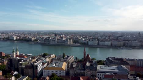 Majestätisches-Budapester-Parlament:-Ein-Panoramablick-Von-Buda