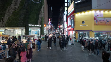 Überfüllte-Straßen-Des-Myeongdong-Nachtmarkts-In-Der-Stadt-Seoul