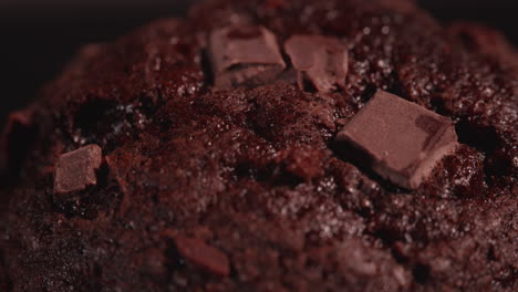 Extreme-close-up-macro-shot-of-a-Chocolate-Chunk-ship-muffin