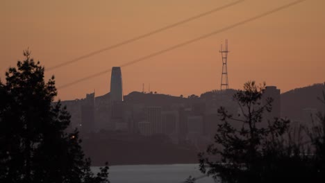 Skyline-Von-San-Francisco-Bei-Sonnenuntergang