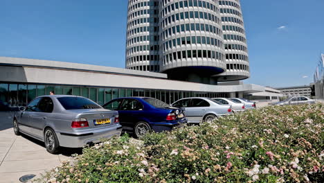 Celebrando-Los-50-Años-Del-BMW-M-En-El-Museo-De-Munich,-Alemania.-Coches-BMW-M5-E39.