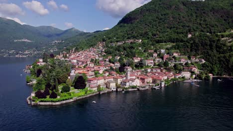 Luftaufnahmen-Zum-Pulsierenden-Dorf-Torno-Am-Comer-See,-Italien