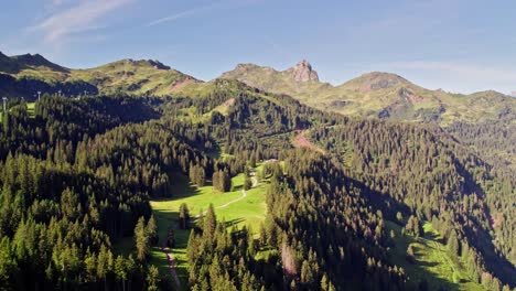 Suiza-Panorama-Aéreo-Flumserberg-Cielo-Y-Caminata-Naturaleza-Bosque-Paraíso