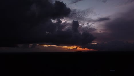 Sonnenuntergang-Zeitraffer-Drohnenaufnahme-Ubud,-Bali,-Indonesien