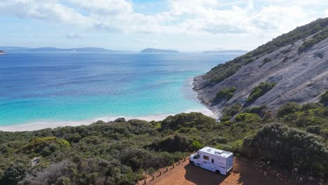 Campervan-parked-at-Misery-Beach-in-Western-Australia