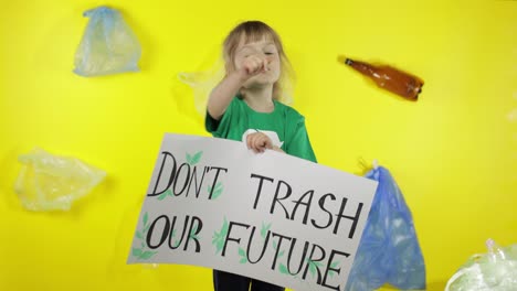 Aktivistin-Mit-Plakat-„Müll-Nicht-Unsere-Zukunft-Kaputt“.-Reduzieren-Sie-Die-Müllverschmutzung.-Ökologie-Retten