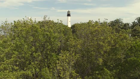 Aerial-reveal-of-Cape-Florida-lighthouse