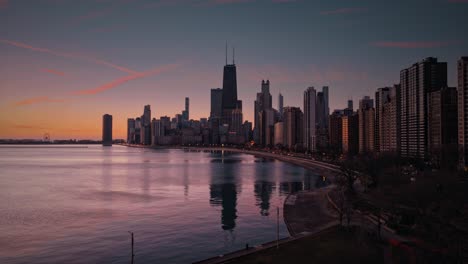 Luftaufnahme-Der-Chicago-Gold-Coast-Mit-Gebäudereflexion