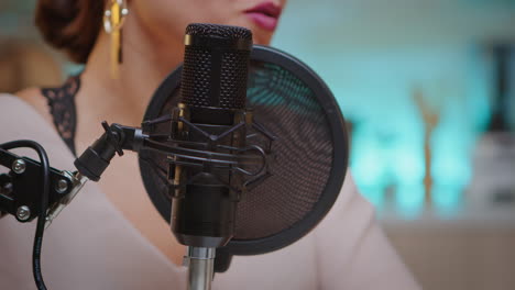 Recording-voice-in-home-studio