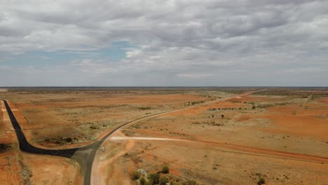 Luftaufnahme-Von-Landstraßenkreuzungen-Im-Australischen-Outback