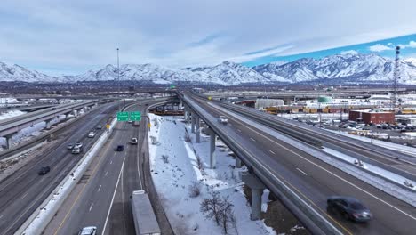 Busy-traffic-on-Salt-Lake-City-Spaghetti-Bowl,-Utah
