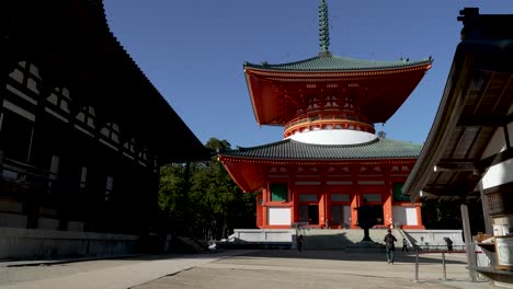 Buddhistischer-Tempel,-Große-Zentrale-Pagode-Koyasan,-Japanische-Touristenattraktion