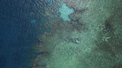 Das-Größte-Korallenriff-Ökosystem-Der-Welt,-Das-Weltnaturerbe-Great-Barrier-Reef,-Von-Oben-Betrachtet