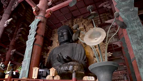 El-Gran-Buda-En-El-Salón-Principal-De-Todaji,-Nara