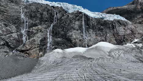 Aerial-Forward-Drone-Closeup-Shot-of-Fellaria's-Waterfalls-and-its-Glacier---Valmalenco---Sondrio