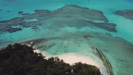 Drone-shot-of-turquoise-water-at-Managaha-Island
