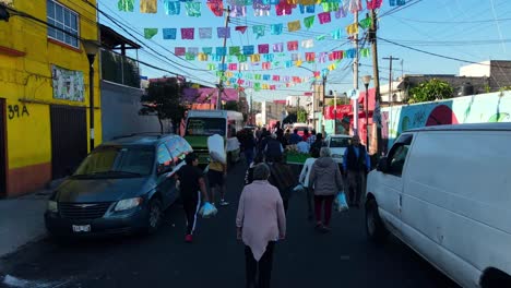 Dolly-Im-Gefolge-Einer-Tag-der-Toten-Prozession-In-Iztapalapa,-Mexiko-Stadt