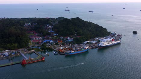 Panoramic-Aerial-Of-The-Port-of-Balikpapan-With-Dock-Oil-Tankers-In-Kalimantan,-Indonesia