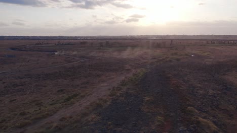 Drohnenflug-über-Einer-Ausgedörrten-Afrikanischen-Landschaft-Zeigt-Die-Folgen-Der-Globalen-Erwärmung