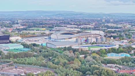 Drohnenaufnahme-Des-Etihad-Stadions-Von-Manchester-City-Bei-Tageslicht