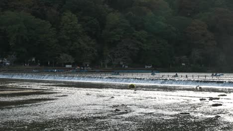 Wide-shot-of-katsura-river-and-Ichinoi-Weir-in-Kyoto