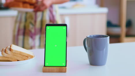 Grünes-Modell-Auf-Dem-Smartphone