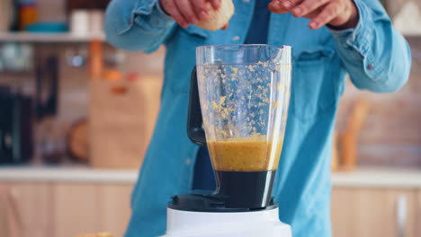 Mixing-fruits-with-blender