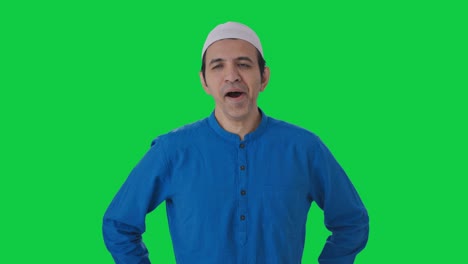 Schläfriger-Und-Müder-Muslimischer-Mann,-Grüner-Bildschirm