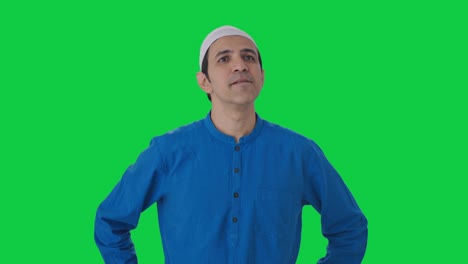 Hombre-Musulmán-Confundido-Pensando-En-Algo-Pantalla-Verde