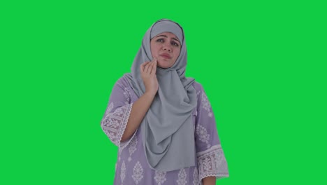 Mujer-Musulmana-Que-Sufre-De-Dolor-De-Muelas-Pantalla-Verde
