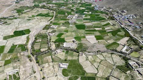 Luftaufnahmen-Des-Dorflebens-In-Paktia