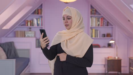 Muslim-woman-talking-on-video-call