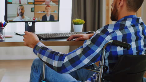 Online-conversation-with-paralysed-man