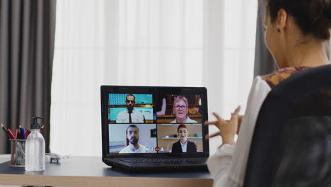 Female-freelancer-in-a-video-conference